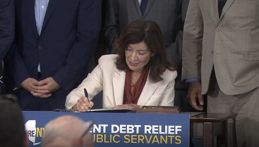 Hochul student loan legislation
